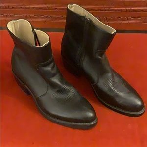 Durango ankle high zip up black boots 9D
